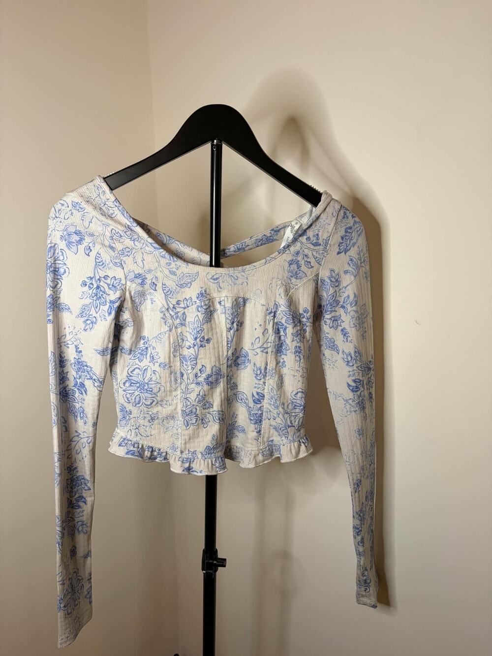 Altar’d State Blue Floral Open Back Top XS